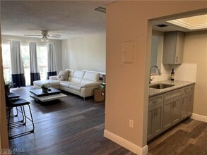 3706 Broadway in Ft. Myers, FL - Foto de edificio - Building Photo
