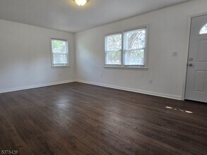 128 1st St in Pequannock Township, NJ - Building Photo - Building Photo