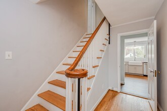 98 Grennan Rd in West Hartford, CT - Building Photo - Building Photo