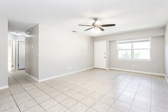 2065 Chelwood Ct in Jacksonville, FL - Building Photo - Building Photo