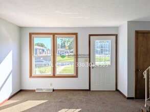 127 Elm St NE in Brewster, OH - Building Photo - Building Photo
