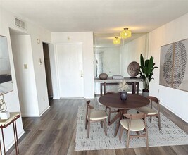 2824 S Bartell Dr in Houston, TX - Building Photo - Building Photo