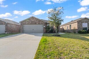 15231 Central Lakes Dr in Humble, TX - Building Photo