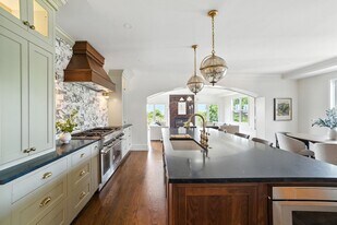 152 Winchester St, Unit #197 in Brookline, MA - Building Photo