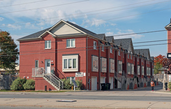 4200 Kingston Rd in Toronto, ON - Building Photo - Building Photo