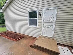 1615 E 10th St in Winston-Salem, NC - Building Photo - Building Photo