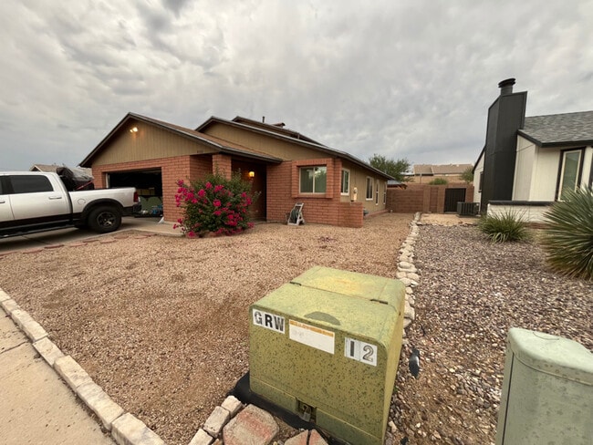 property at 4560 W Dunn Pl