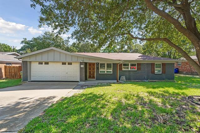 110 Juniper St in Mansfield, TX - Building Photo