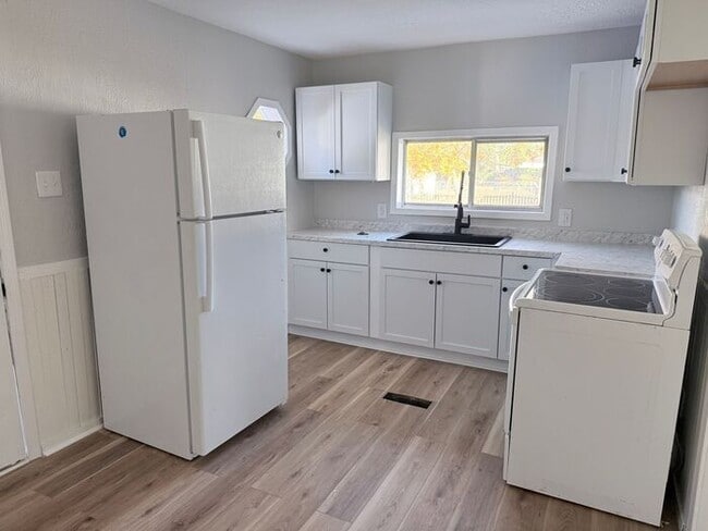 property at 2501 S 6th St