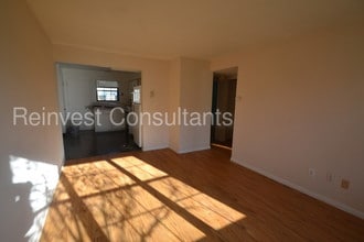 1944 Chaucer Dr-Unit -B in Cincinnati, OH - Building Photo - Building Photo