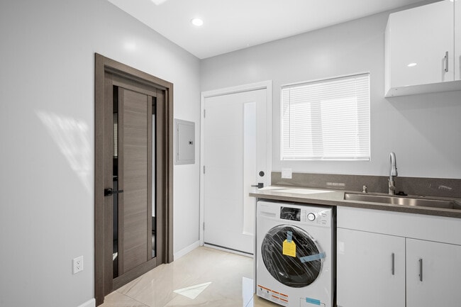 13689 Bracken St in Arleta, CA - Building Photo - Building Photo