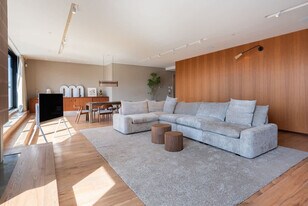 6580 Rue St-Hubert in Montréal, QC - Building Photo