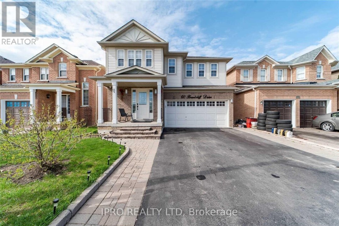 60 Brentcliff Dr in Brampton, ON - Building Photo