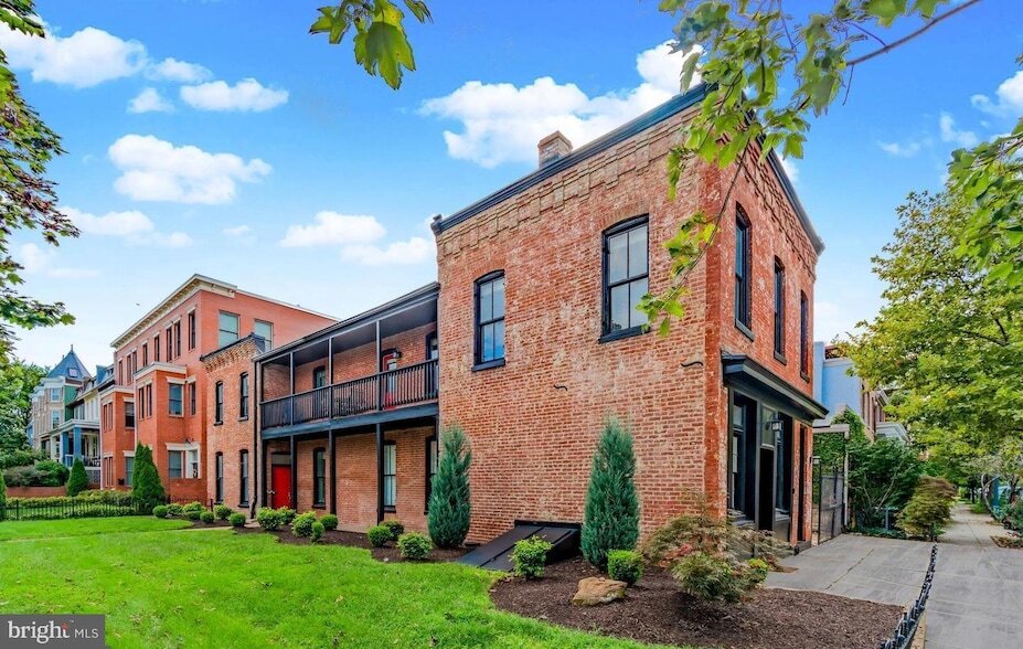 1133 D St NE in Washington, DC - Building Photo