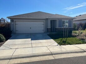 2186 Mickelson Dr in Linda, CA - Building Photo