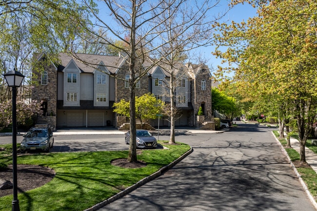 3 Starling Way in Berkeley Heights, NJ - Building Photo - Building Photo