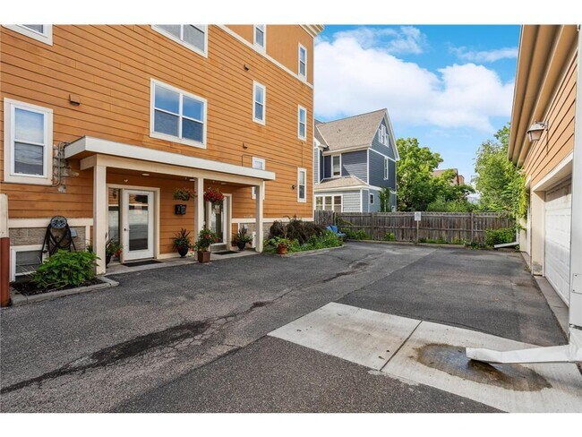 1829 Park Ave in Minneapolis, MN - Building Photo - Building Photo