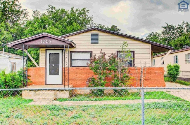 property at 1757 SW 13th St