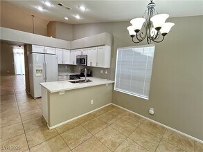 7621 Prairie Corners Dr in Las Vegas, NV - Building Photo - Building Photo