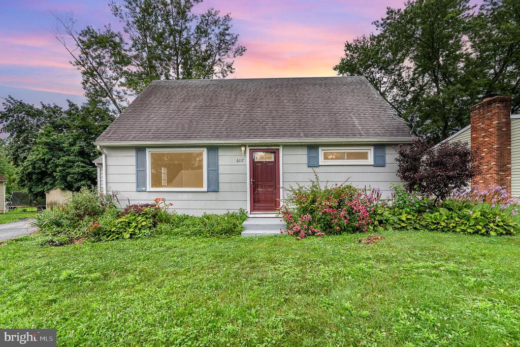 6117 Nassau Rd in Harrisburg, PA - Building Photo