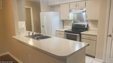 421 Stonecreek Dr in Arlington, TX - Building Photo - Building Photo