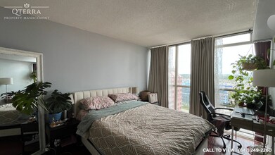 265 Enfield Pl in Mississauga, ON - Building Photo - Building Photo
