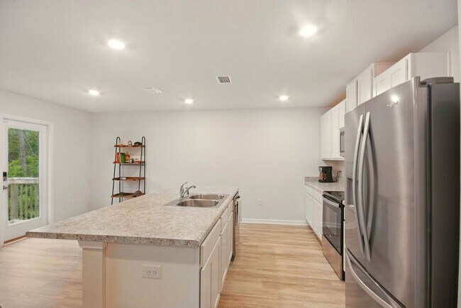 6068 Secretariat Wy in Pensacola, FL - Building Photo - Building Photo