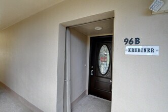 96 Capri B in Delray Beach, FL - Building Photo - Building Photo