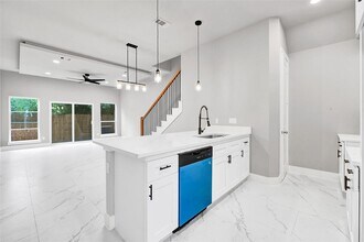 7940 Angus St in Houston, TX - Building Photo - Building Photo