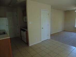 5212 Guadalupe St-Unit -1 in Austin, TX - Foto de edificio - Building Photo