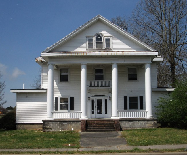 401 N Road St in Elizabeth City, NC - Building Photo - Building Photo