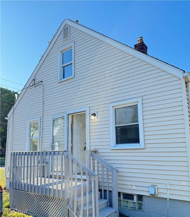 918 Brittain Rd in Akron, OH - Building Photo - Building Photo