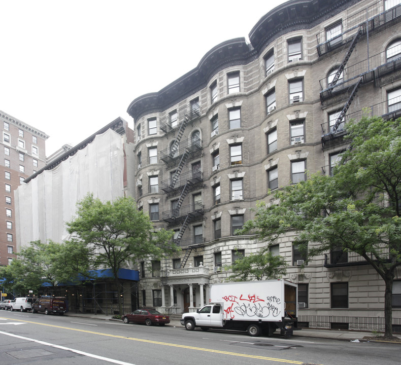 929-931 West End Ave in New York, NY - Building Photo