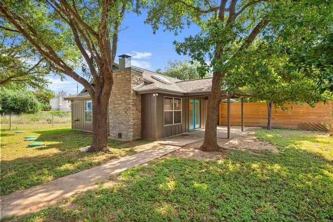 property at 1601 West Ln