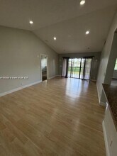 5721 Riverside Dr in Coral Springs, FL - Building Photo - Building Photo