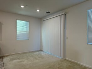 5213 Ballard Bluff Way in Sacramento, CA - Building Photo - Building Photo