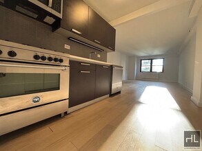 East 39th Street in New York, NY - Building Photo - Building Photo