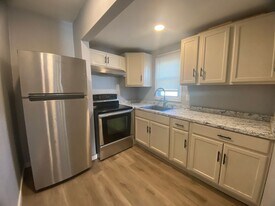 1380 Main St in Pittston, PA - Building Photo