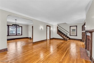 2021 Goodnor Rd in Cleveland Heights, OH - Building Photo - Building Photo