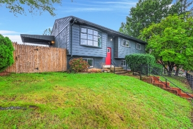 property at 5201 Banks Pl NE