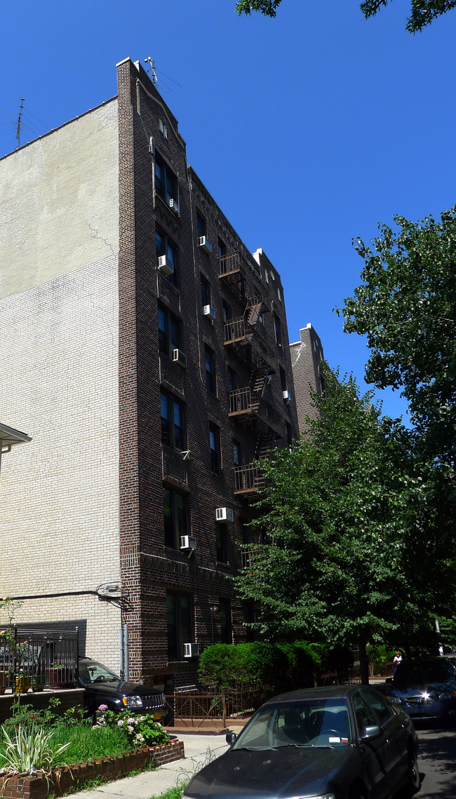 2202 64th St in Brooklyn, NY - Foto de edificio - Building Photo