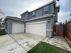 1435 San Diego St in Los Banos, CA - Foto de edificio - Building Photo
