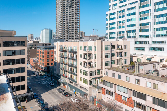 Market Court in Seattle, WA - Foto de edificio - Building Photo