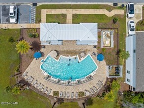 7654 Shadow Lake Dr in Panama City Beach, FL - Foto de edificio - Building Photo