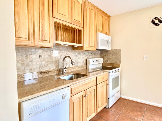 5514 Chillum Pl NE in Washington, DC - Building Photo - Building Photo