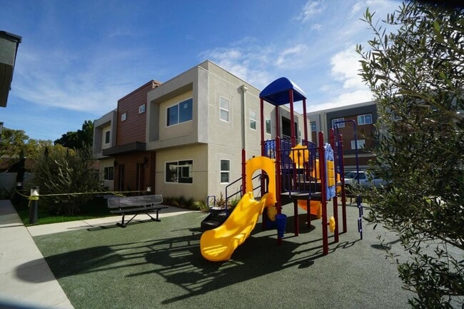 8220 Stanton Ave in Garden Grove, CA - Building Photo - Building Photo