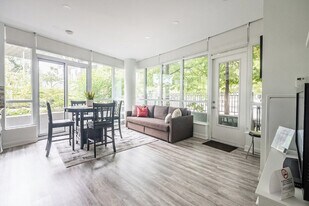 250 Fort York Blvd in Toronto, ON - Building Photo