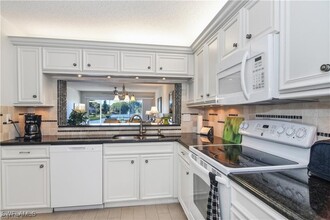 1250 Yesica Ann Cir in Naples, FL - Building Photo - Building Photo