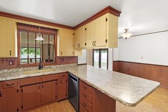 1614 Dawn St in Algoma, WI - Building Photo - Building Photo