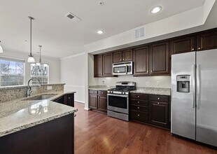 4873 Dane Ridge Cir in Dale City, VA - Building Photo - Building Photo